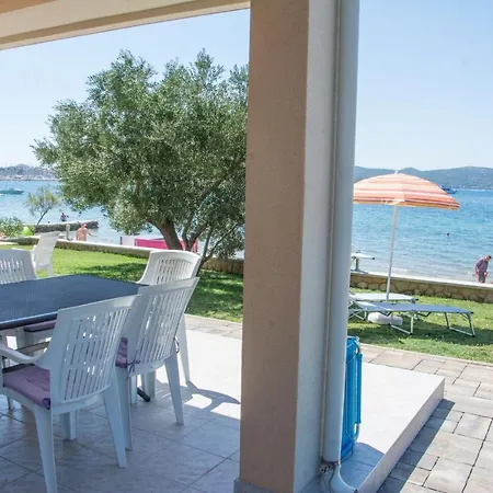 Apartments Citrine On The Beach Biograd Na Moru Exterior photo